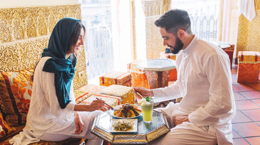 رفتار جنتلمن با خانم ها